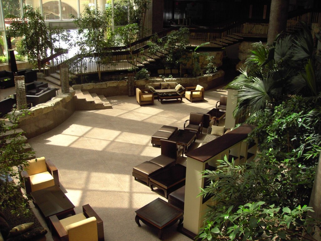 青山の結婚相談所　お見合い場所の高級ホテルラウンジ