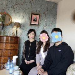 ハリーの指輪が輝くカップル