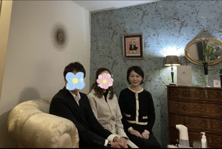 高年収男性とデザイナー女性