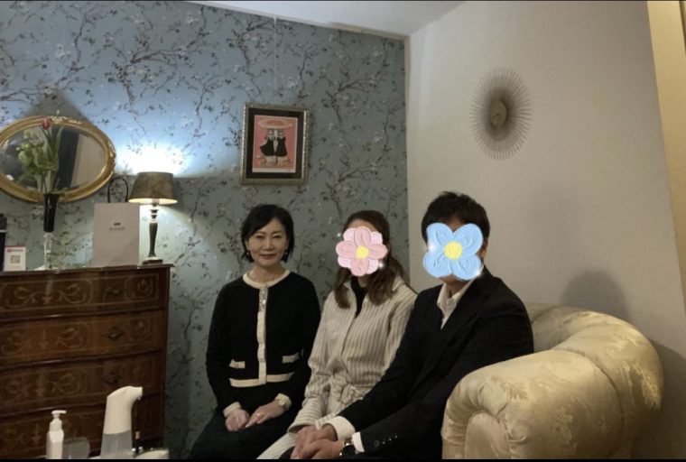 初めてのお見合い相手と結婚したカップル