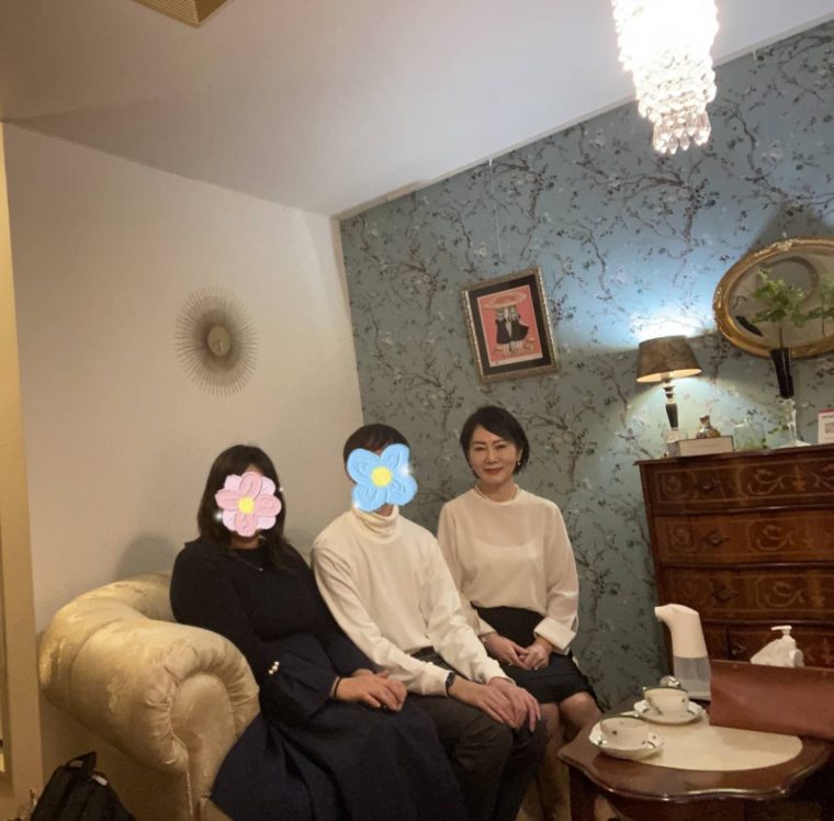 院卒同士のエリートカップル